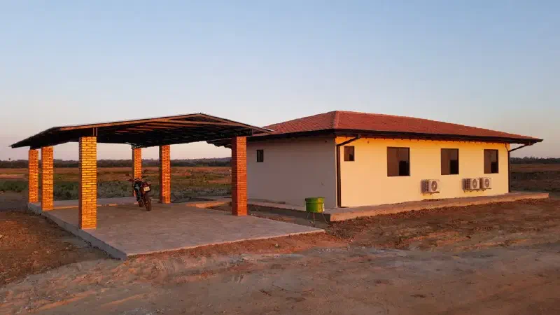 Casa y cochera